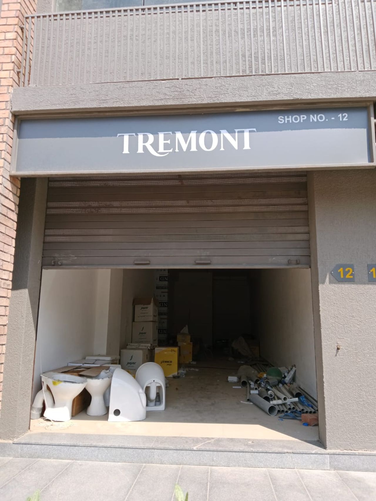 Shop for Rent in Tremont Apartment, Vaishno Devi, Ahmedabad